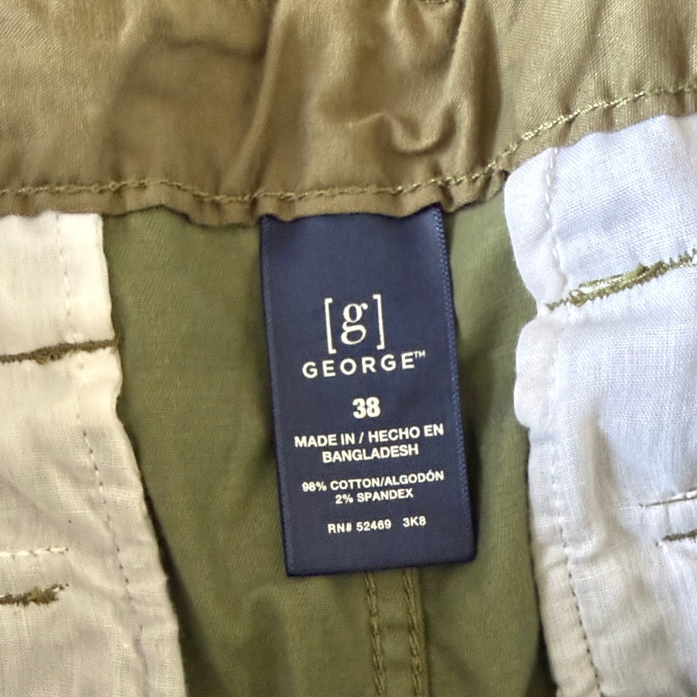 George Men Olive Cargo Shorts - Picture 3 of 12